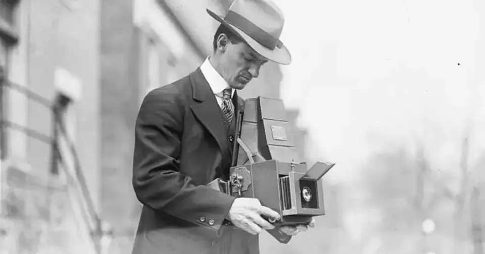 El auge y la caída de la cámara de prensa.