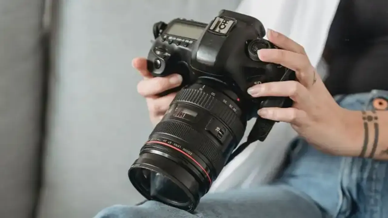 Cómo comprobar la cuenta de activaciones del obturador de tu cámara