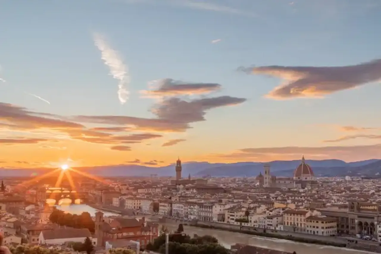 Hora Dorada: Cuando la luz del sol es cálida y las fotos son mágicas.