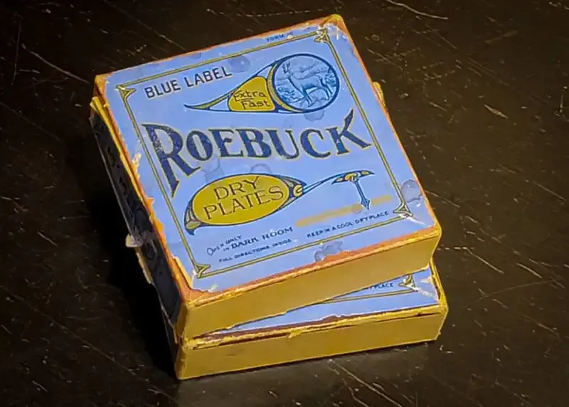 Las tres eras de la fotografía: Placa, Película y Digital.