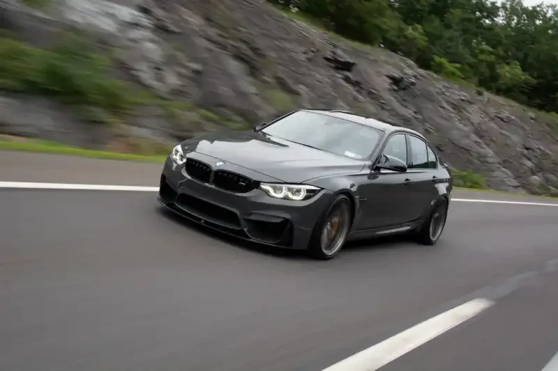 Cómo crear la toma perfecta de un vehículo en movimiento.