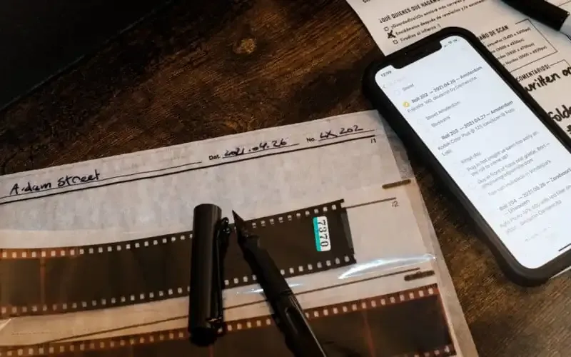 Cómo almacenar negativos de película y honrar tu trabajo.