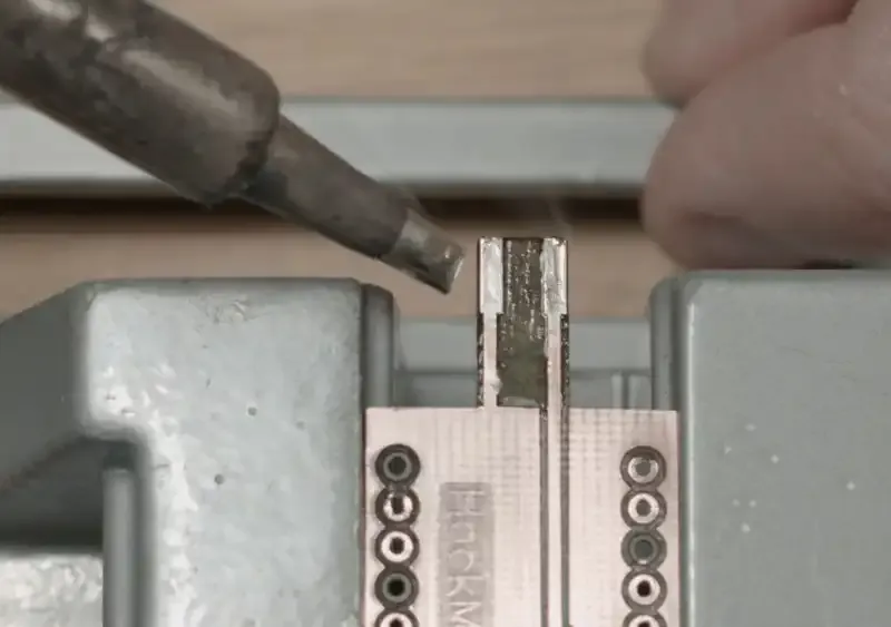 Cómo hackear una Game Boy Camera para usar lentes de cámara "reales"