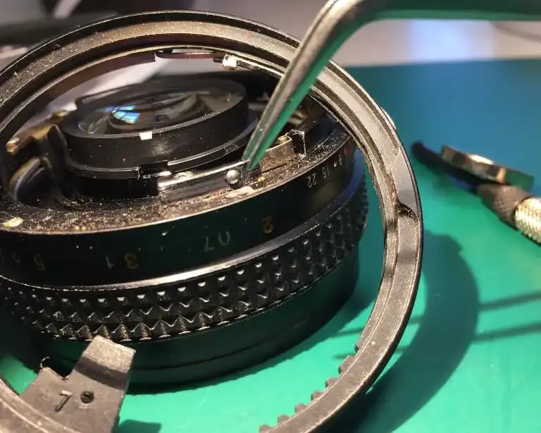 Cómo eliminar hongos de una lente