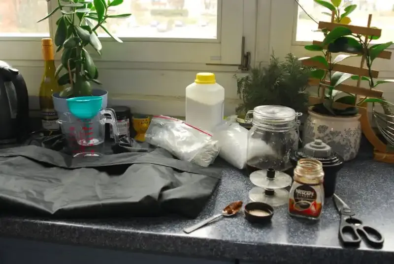 Caffenol: Una guía para revelar películas en blanco y negro con café.